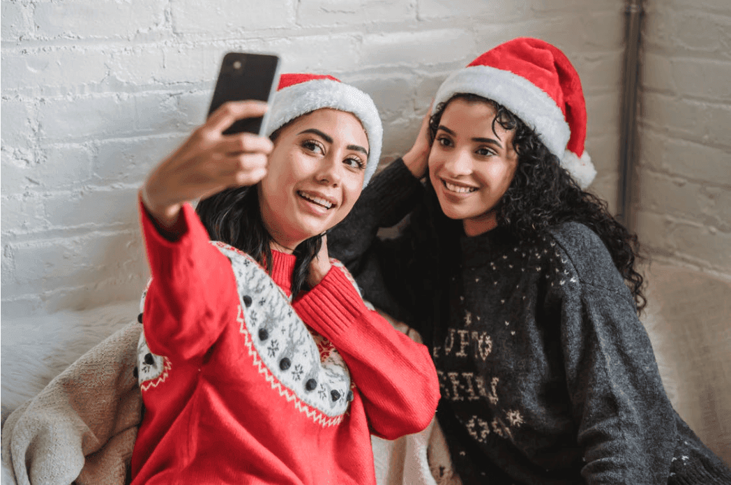 Edit Your Christmas Selfies like a Pro with these 4 AirBrush Tools