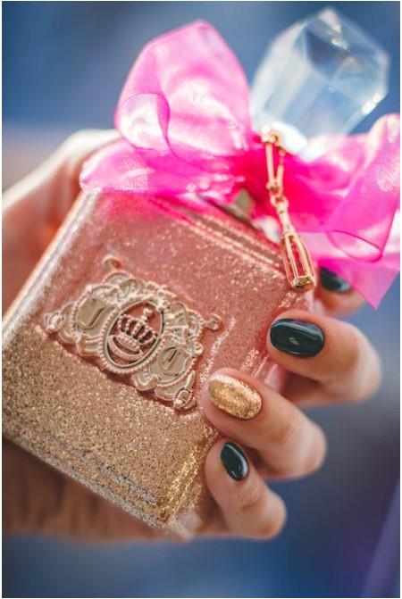 Give yourself the Perfect Holiday Manicure