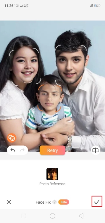 Airbrush Face Fix App Screenshot EN - family photo result tick